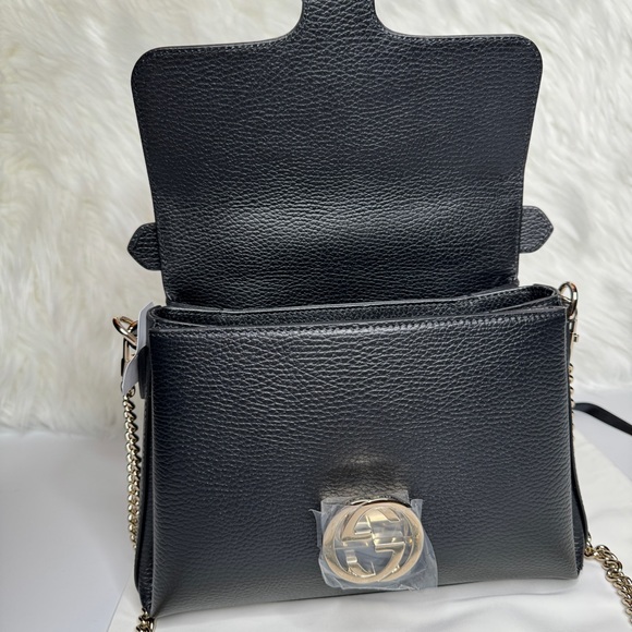 Gucci Interlocking Black Leather Chain Crossbody - Picture 6 of 13